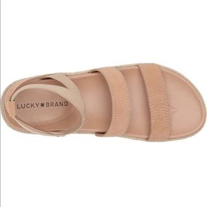 NIB Sz 7.5 Dilane sandal “stone”